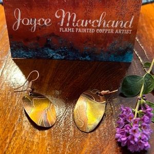 Carefree oval earrings